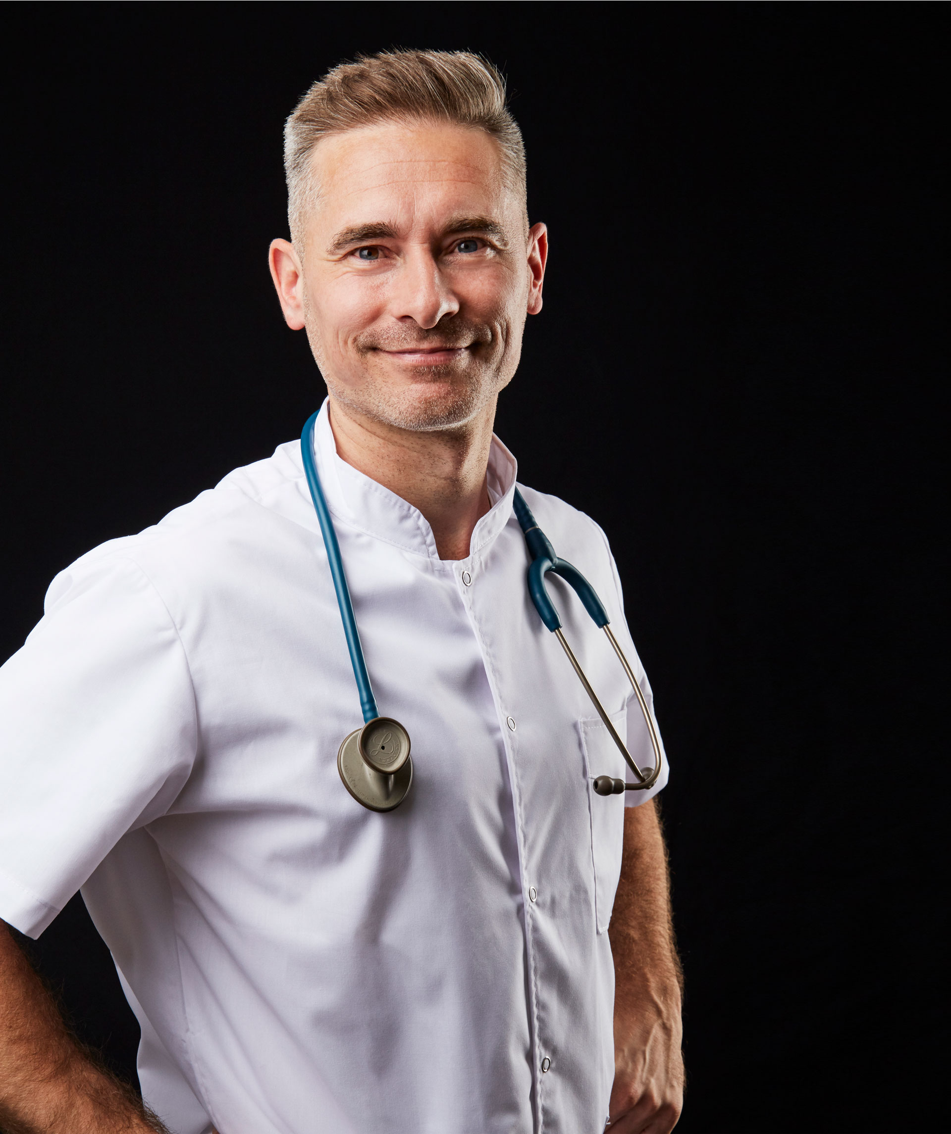 Retrato para Dr. Marcos Morero Dr. Marcos Morero retratos para marca personal - Brand photography by Charly Orieta Keipert. Dir. May Anokian. by Okd Estudio