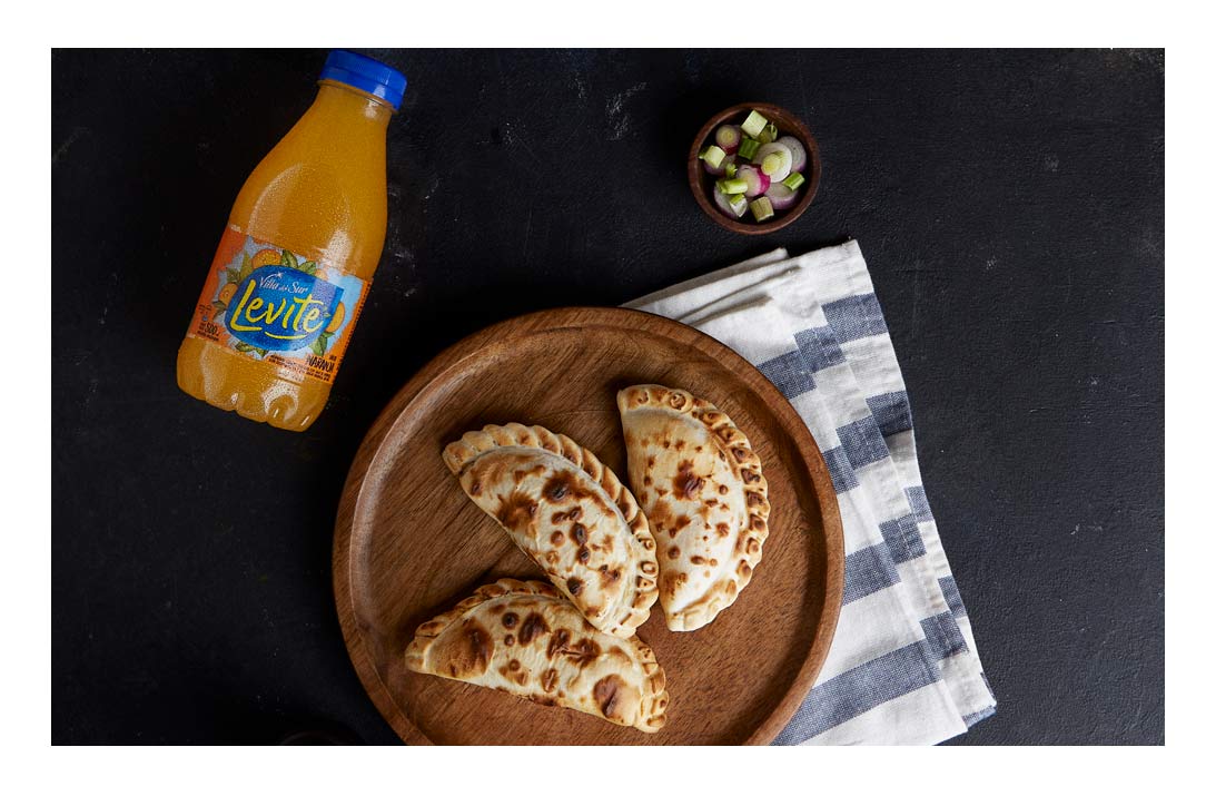 Empanadas. Fotografias para Tomasso Pizzas - Campaña publicitaria con food styling by okd Estudio