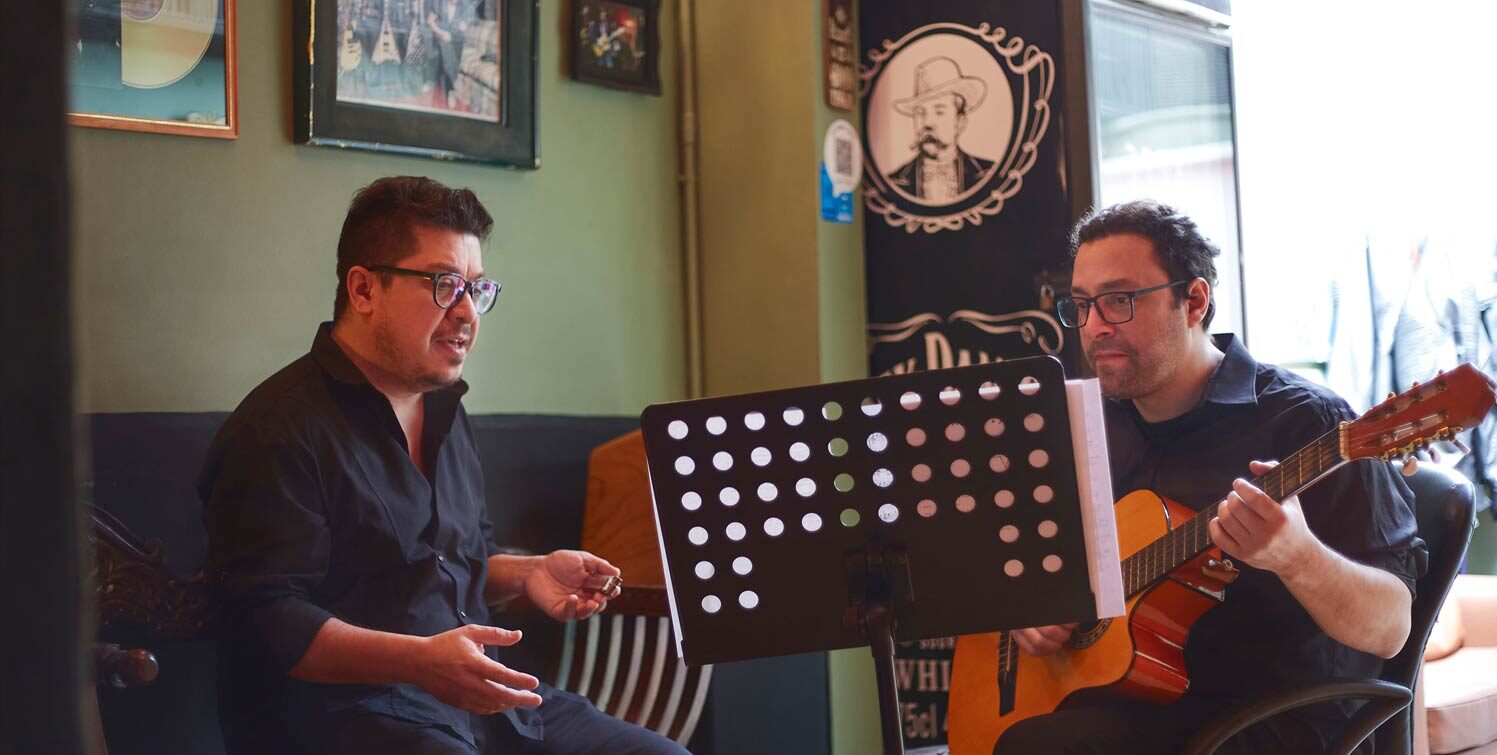 Fotos del detrás de escena de Alaz. Ph Charly Orieta Keipert