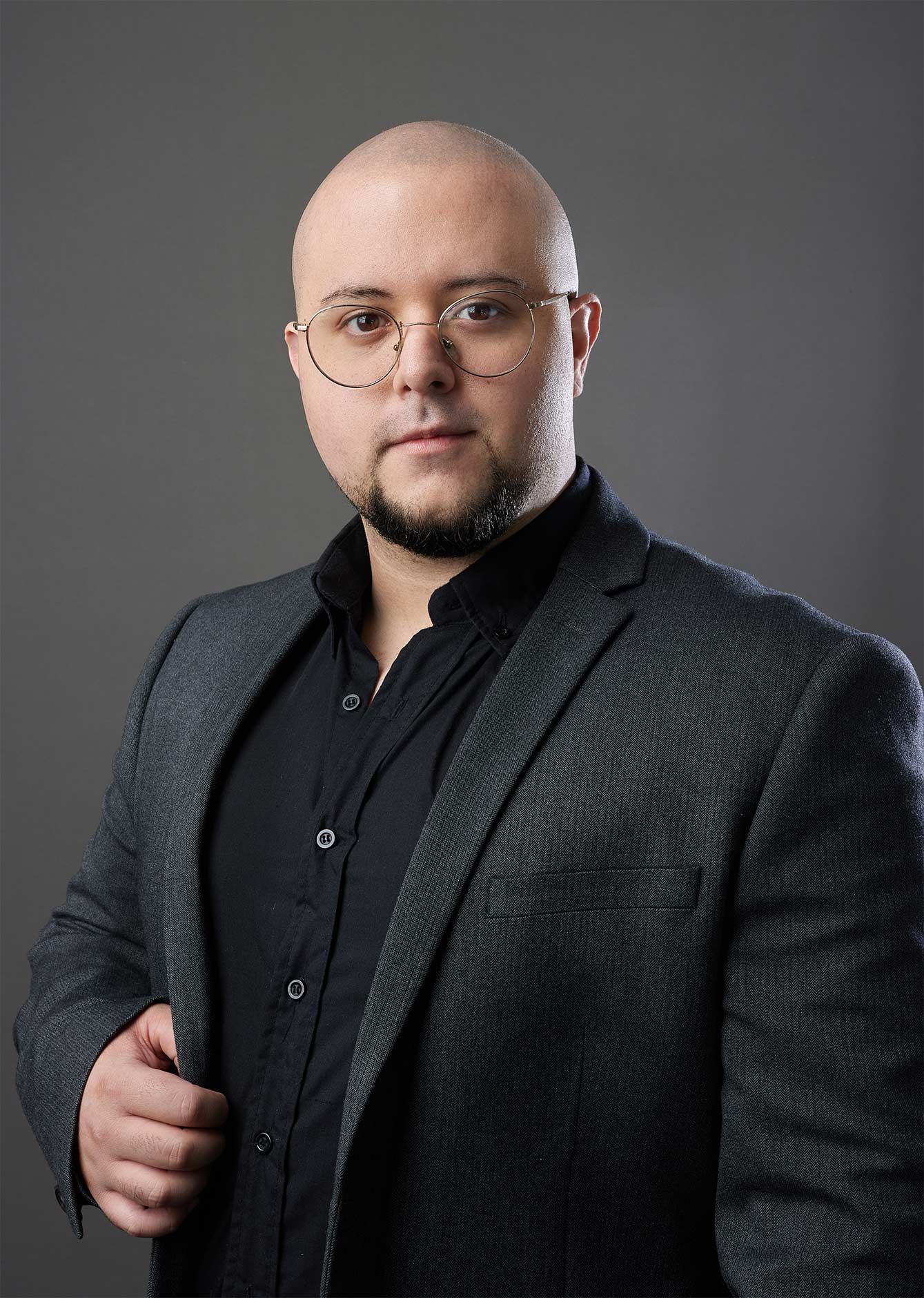 Retratos para perfil de Aaron. Ph Charly Orieta Keipert - OKD